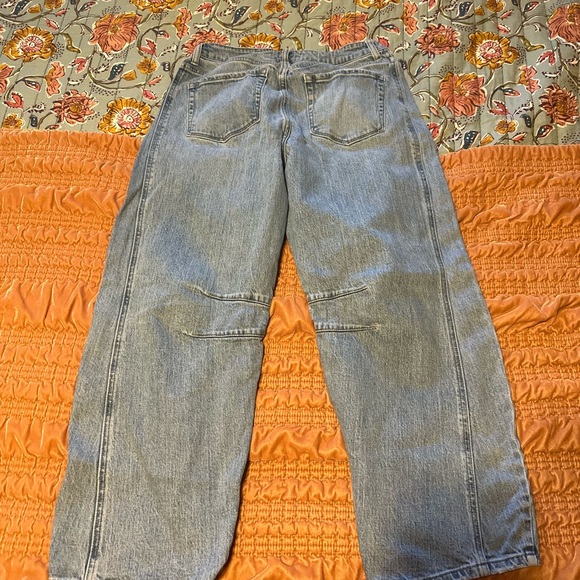Vervet Barrel Jeans - Picture 2 of 3